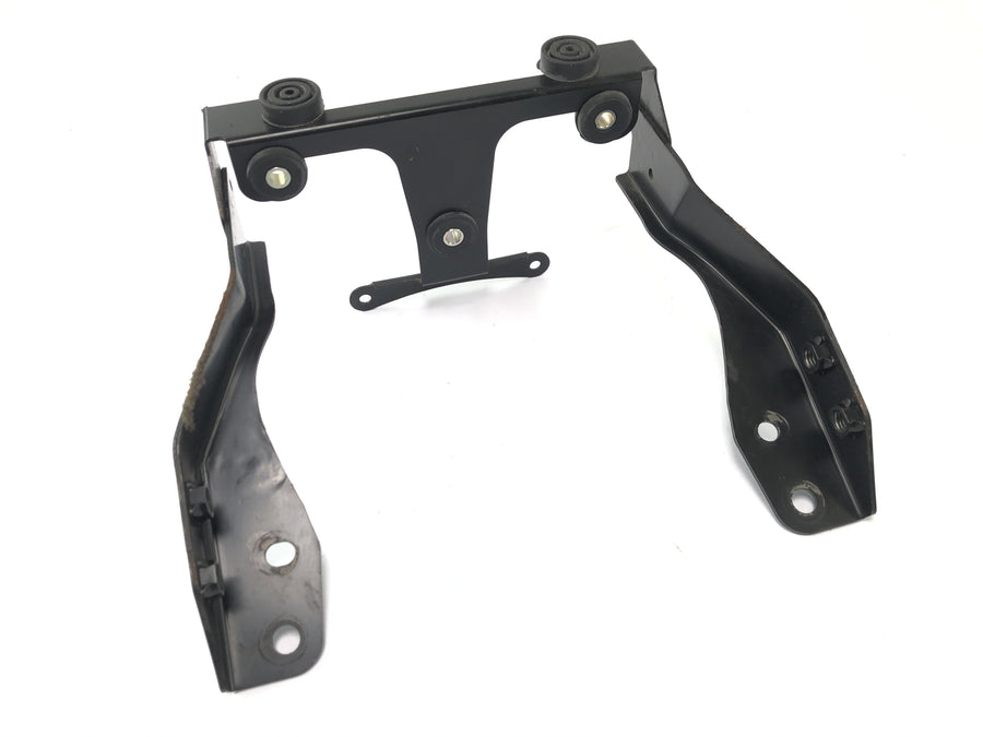 Yamaha XJR 1300 RP06 [2002] - supporto fanale posteriore per luce posteriore