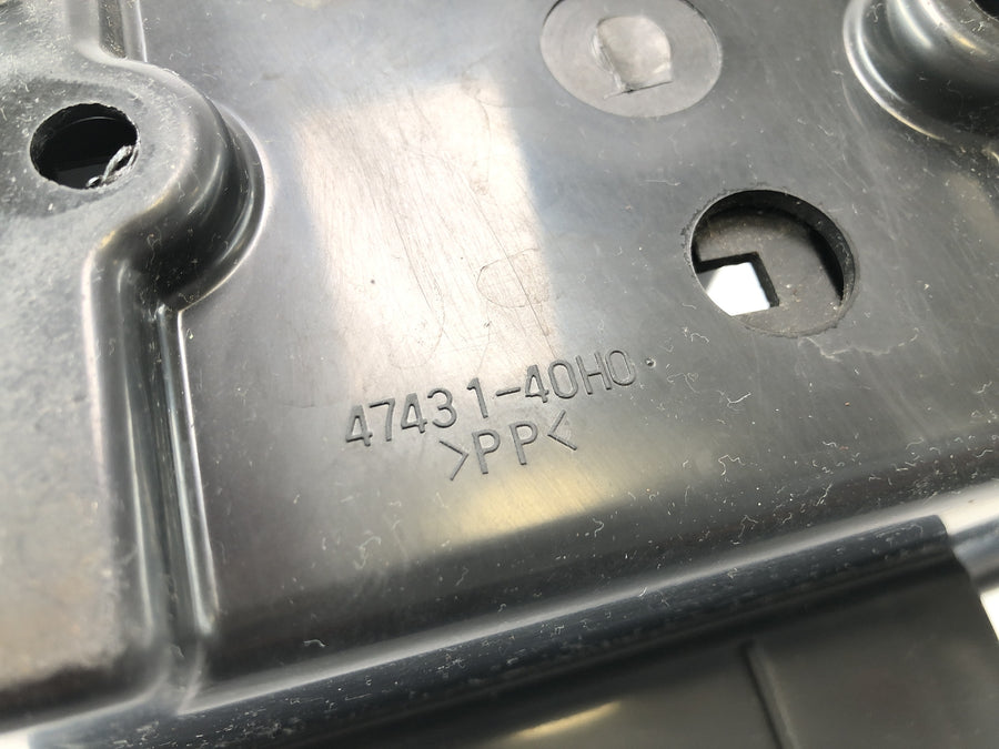 Suzuki VZ 1500 WVCU [2011] - Battery box holder battery housing
