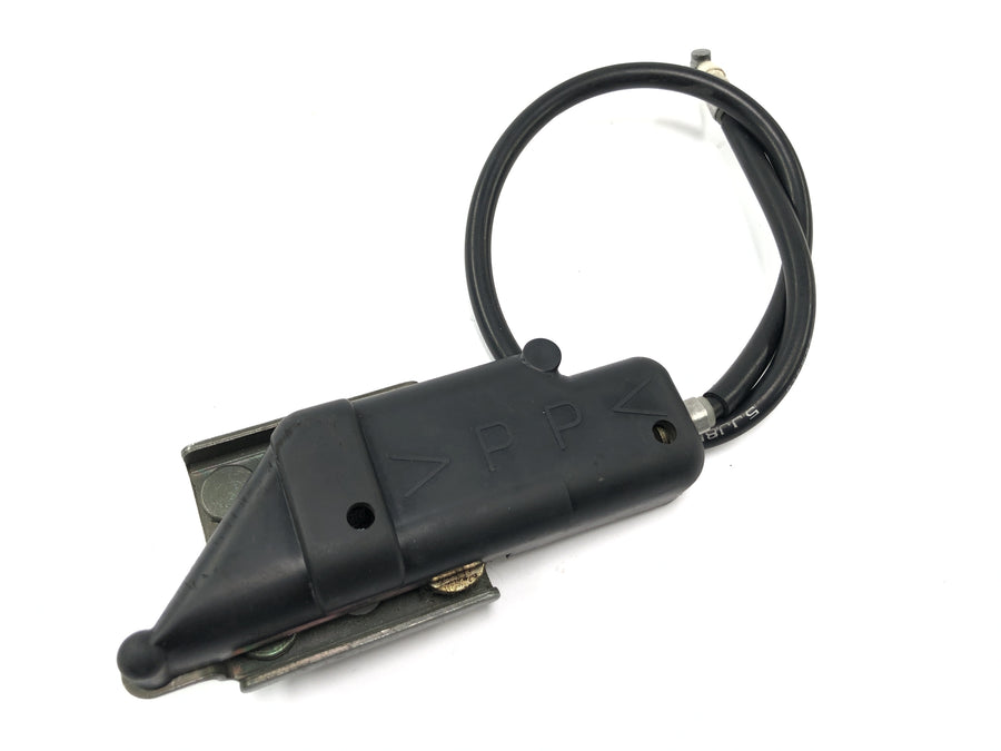 Yamaha YZF R1 RN09 [2003] - Seating seat lock