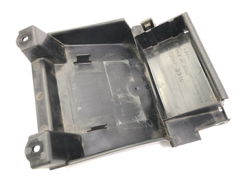 Kawasaki Z 1000 ZRT00A [2006] - Protection anti-éclaboussures du compartiment de batterie