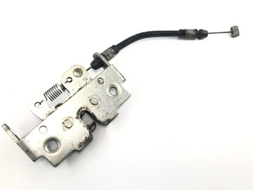 Yamaha MT 03 RM02 [2007] - Boulon de verrouillage de selle avec câble Bowden - 0
