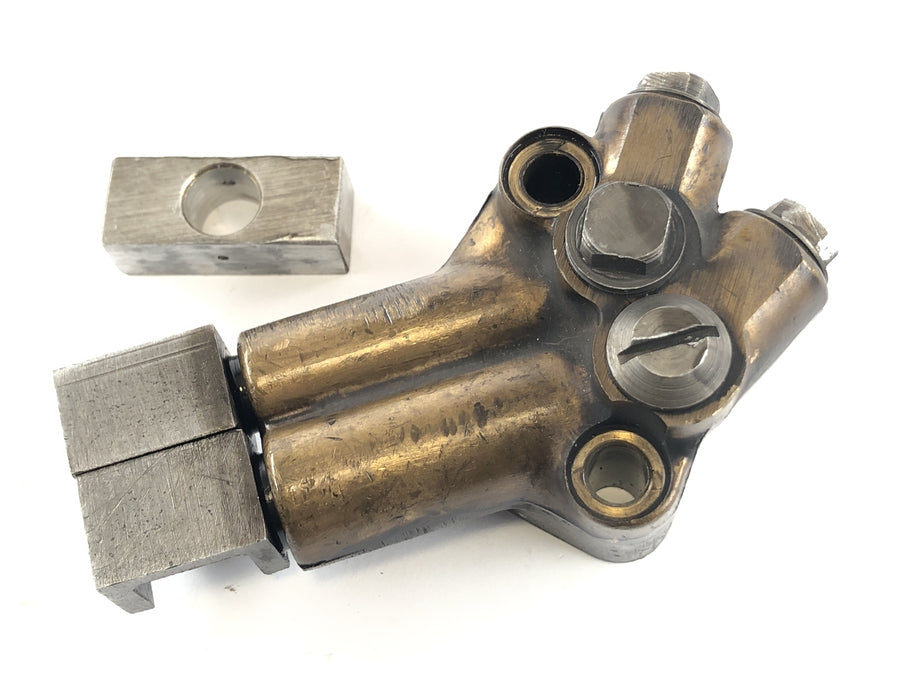 Triumph Bonneville T140V [1976] - oil pump