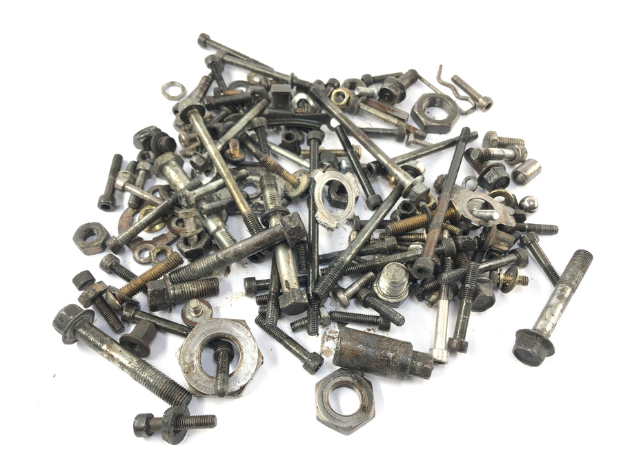 Yamaha XT 550 5Y3 [1982] - screws and residual parts are bundle