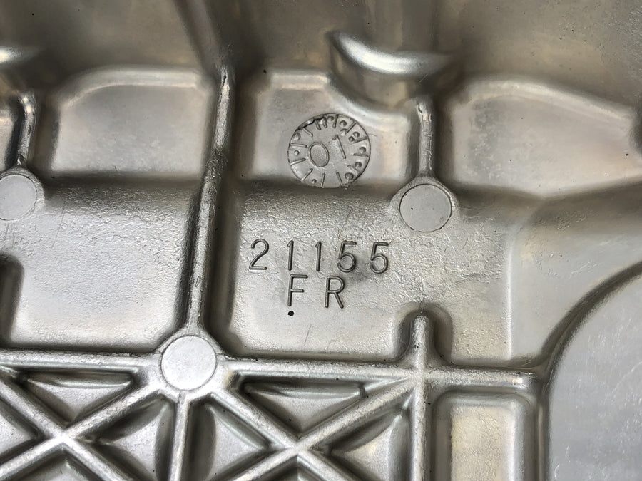 Honda VTX 1800 SC46 [2004] - front valve cover cylinder head cover chrome