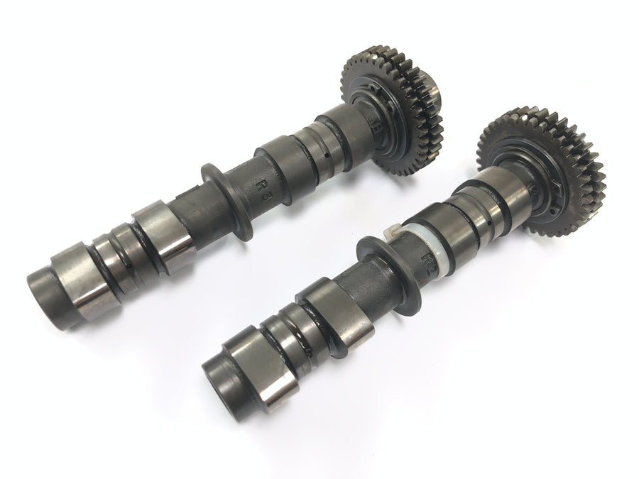 Honda ST 1100 SC26 Pan European [1990] - Camshaft pair of camshafts on the right