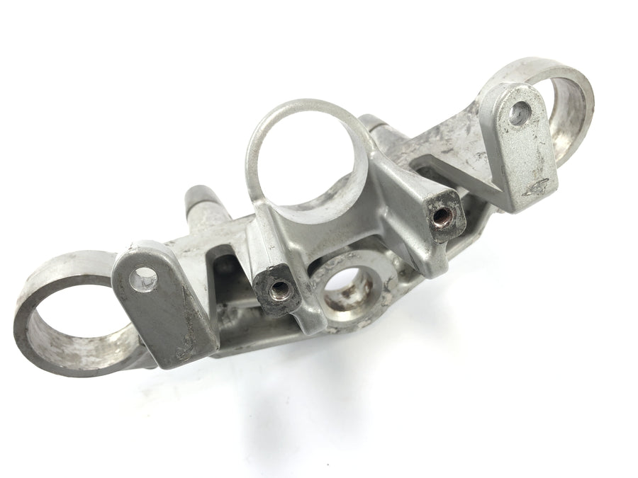 Kawasaki ZR7 ZR750F [1999] - fork bridge above handlebar holder