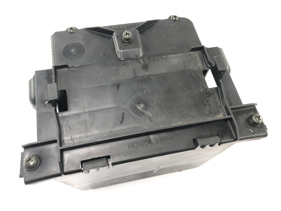 Honda VTX 1800 SC46 [2004] - Battery box, battery compartment, tool compartment