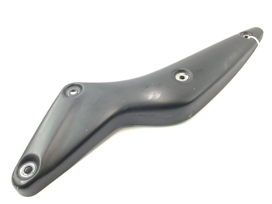 Suzuki VZ 1500 WVCU [2011] - Rear fender strut right bracket rear fender