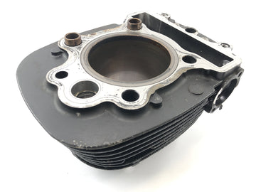 Yamaha XVS 650 Drag Star VM03 [2001] - Cylindre avec des pistons derrière - 0