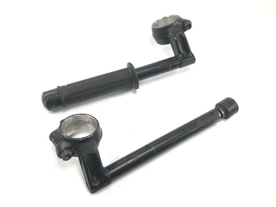 Honda CBR 900 RR Fireblade SC33 [2000] - Handlebar stub clip on left and right handlebars