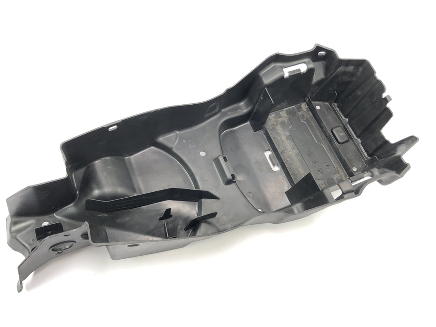 Triumph Street Triple R 675 D67LD [2010] - Couverture de rad intérieure de la feuille de protection intérieure à l'arrière à l'arrière