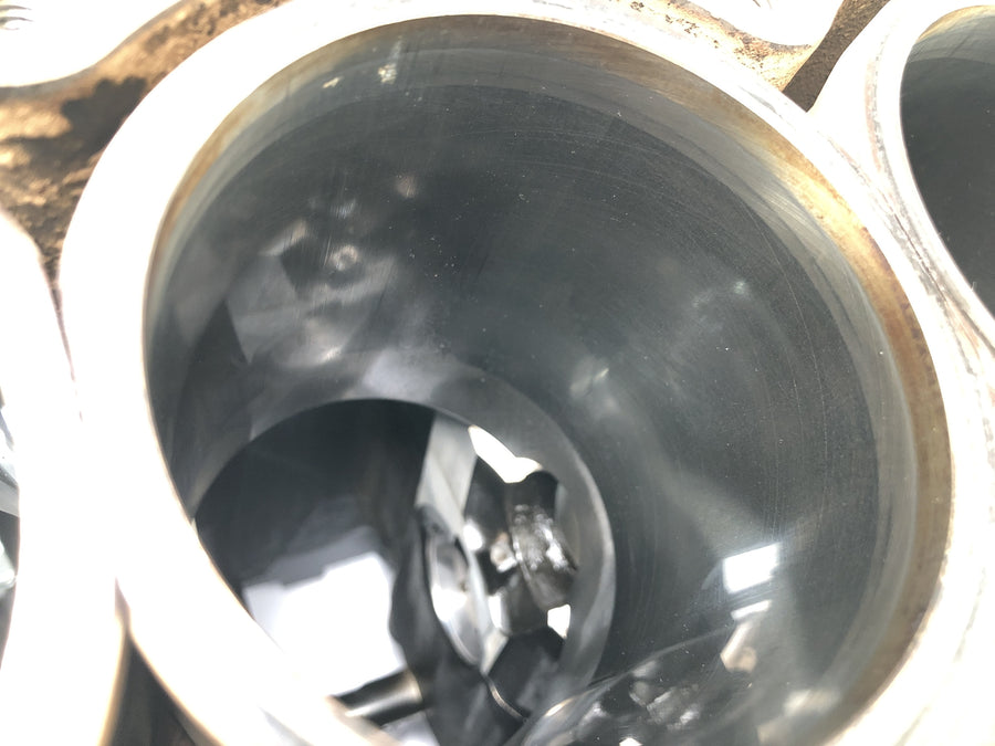 Triumph Speed Triple 1050 515NJ [2007] - Blocco motore alloggiamento vuoto con set pistoni