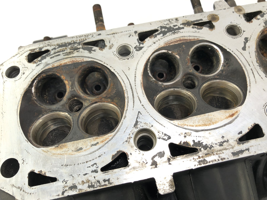 Kawasaki GPZ 1000 RX [1987] - Cylinder head not complete