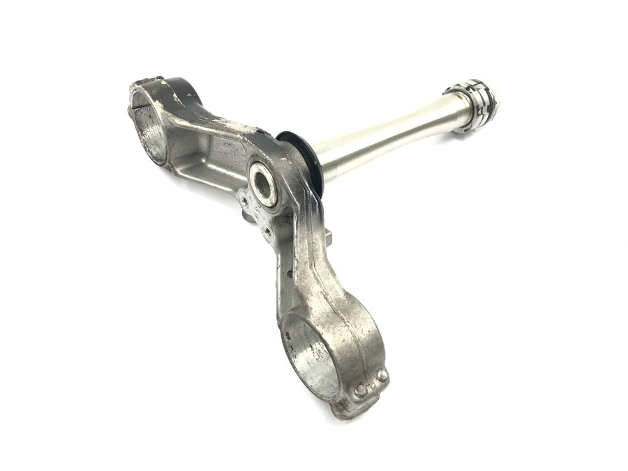 Yamaha YZF R1 RN04 [2001] - Pont de fourche sous le tube de direction
