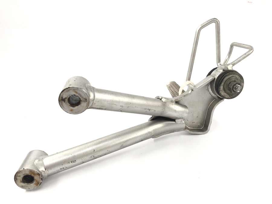 Suzuki GSX R 1100 GV73B [1990] - driver's footrest right with holder