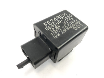 Kawasaki GPZ 1100 ZXT10E [1997] - turn signal rack control unit switching relay motorcycle