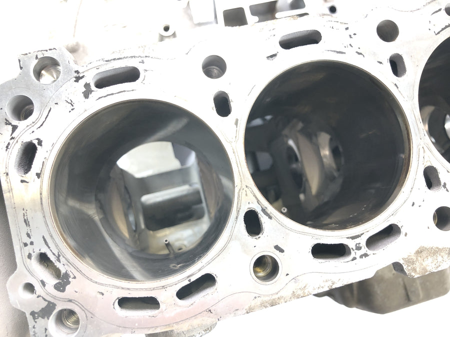 Suzuki GSX R 1000 WVBZ K3 [2003] - Motorgehäuse Zylinderblock Motorblock mit Kolben