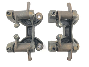 Moto Guzzi V7 Special [1971] - rocker arm bracket rocker arm shaft valve train carrier - 0