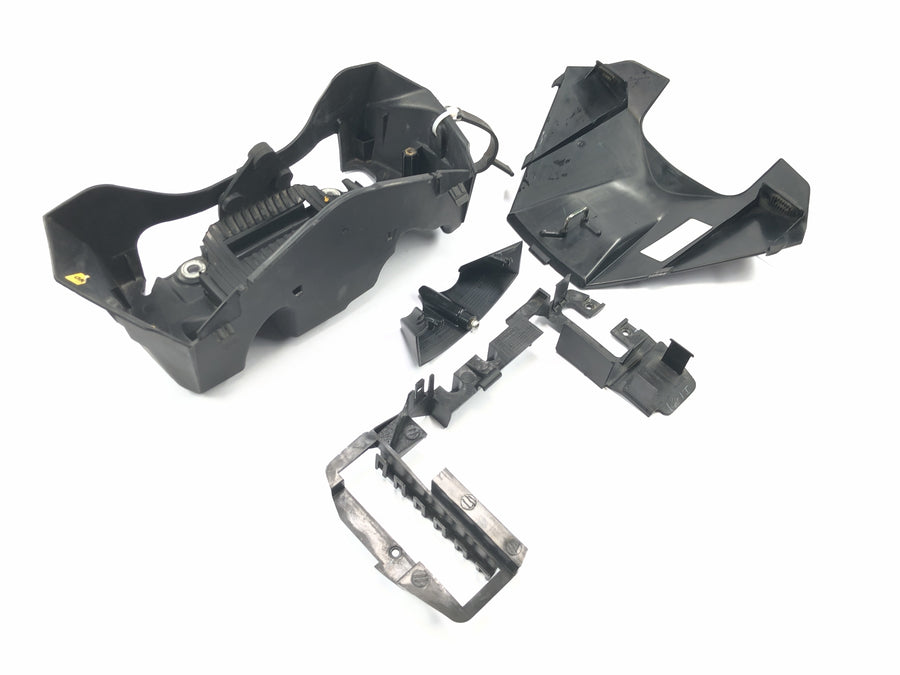 KTM RC 125 [2016] - Vano batteria sottotelaio portabatteria con carenatura del serbatoio anteriore