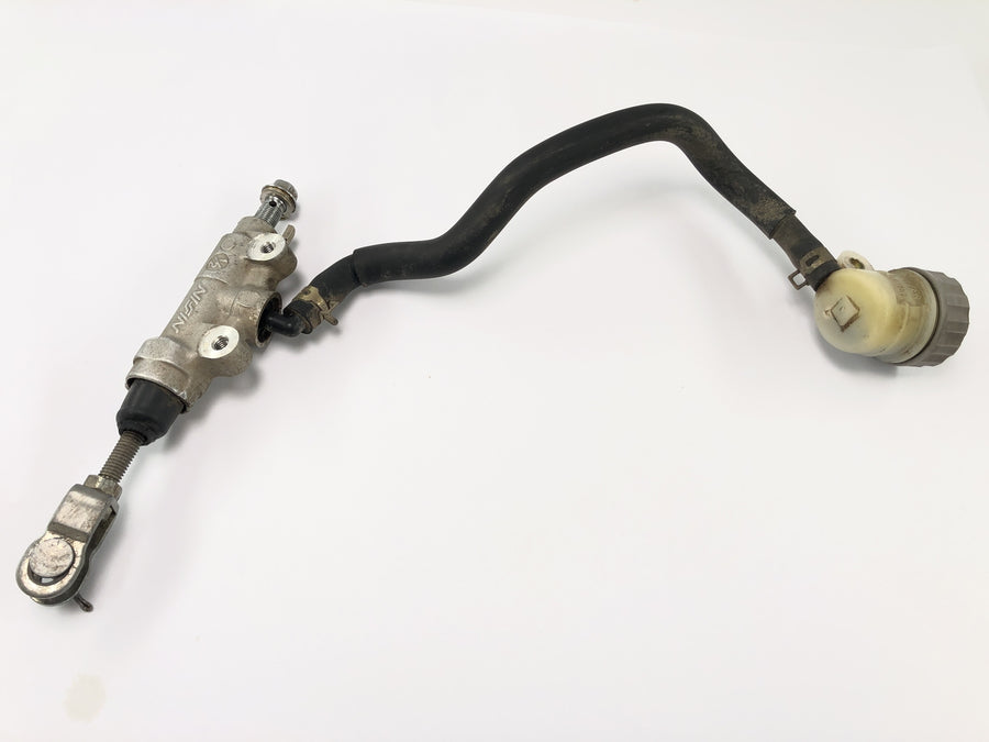 Suzuki DR 350 SK42B [1991] - brake pump behind