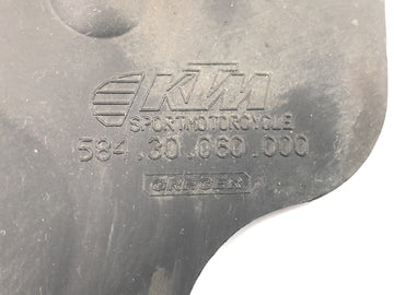 KTM 640 Adventure LC4 [2001] - Ritzelabdeckung Motordeckel - 0