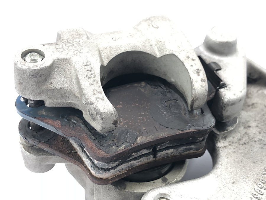 Husqvarna TE 610 H6 8AE [TE 570 H7] - Etrier de frein frein arrière Brembo avec plaque d'ancrage