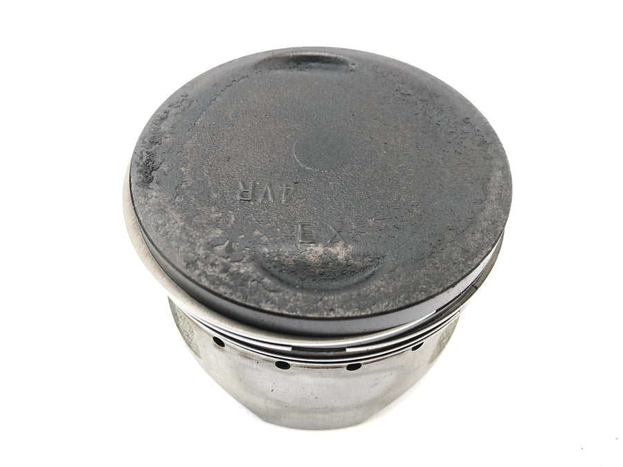 Yamaha XVS 650 Drag Star VM03 [2001] - cylinder with pistons in front