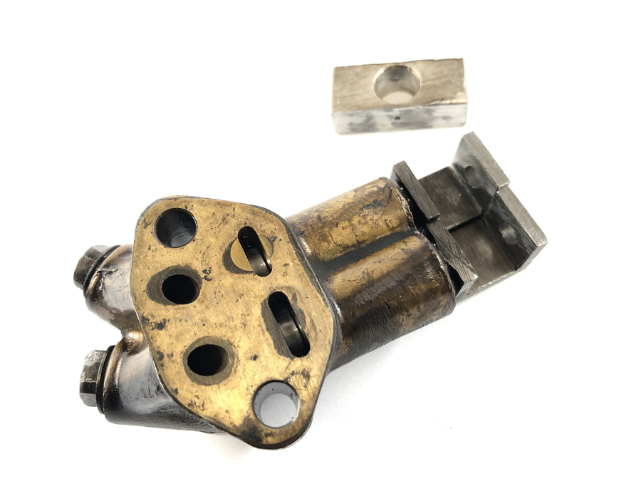 Triumph Bonneville T140V [1976] - oil pump