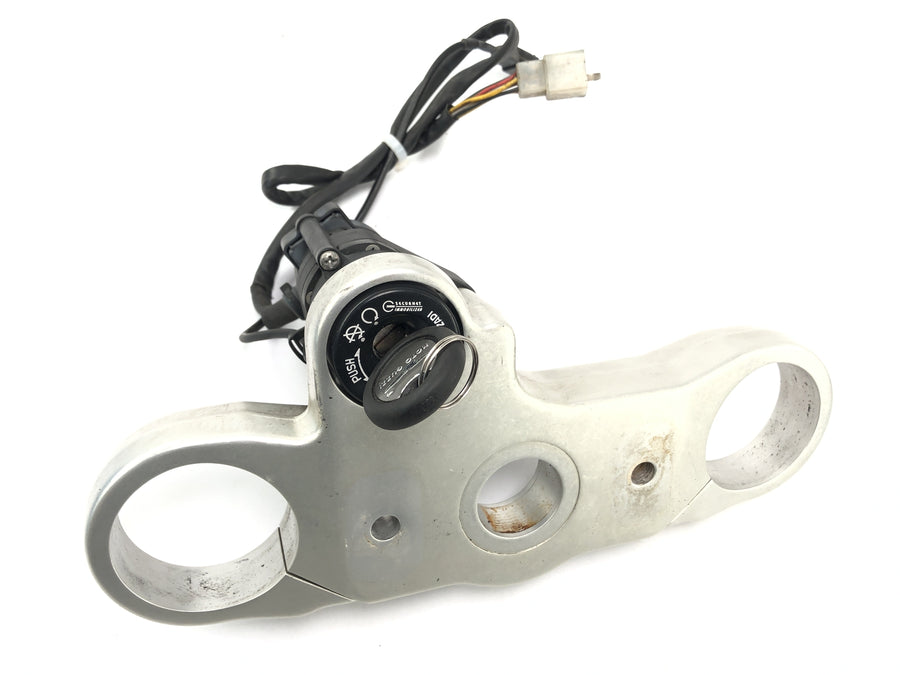 Moto Guzzi Stelvio 1200 4V [2009] - locksmith with speedometer control unit tank lock and fork bridge above
