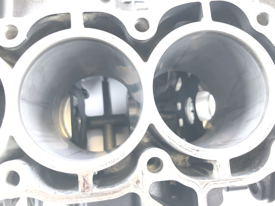Honda CBR 1000 RR SC57 [2006] - Carter moteur bloc moteur bloc cylindre avec pistons