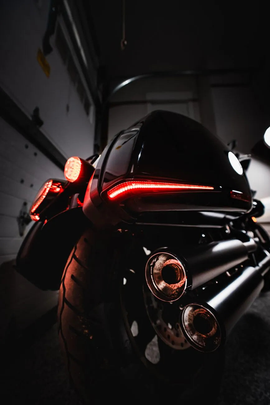 Harley Davidson fxlrst [CUSTOM DYNAMICS] – Luci a LED per borse laterali