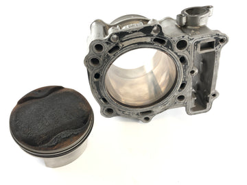 Suzuki DL 1000 V -STROM [2006] - cilindro con pistoni davanti