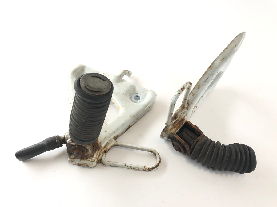 Honda XL 600 LM PD04 [1987] - Passenger footrests with holder