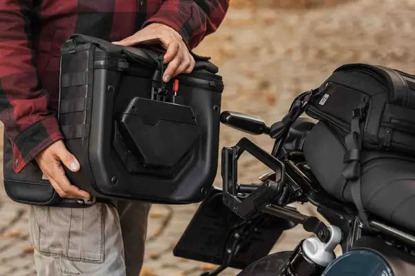 Moto Guzzi V7 850 Stone Special [SW-MOTECH] – V-LOC Legend Gear Seitentasche (11 Liter)