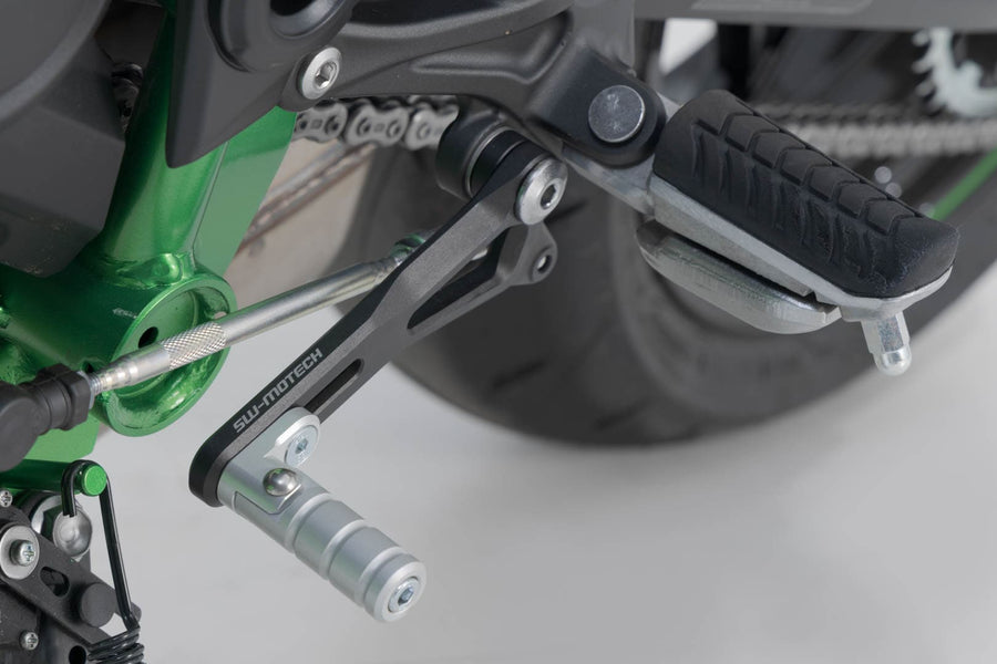 Kawasaki Z 900 SE [2024] - leva del cambio - immagine 2