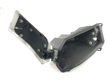Moto Guzzi Stelvio 1200 8V [2011] - Cladding Staufach nella parte anteriore destra con lembo - 0