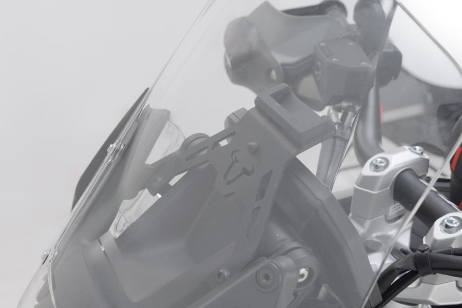 BMW R 1300 GS [2023-2026] - Navi holder in the cockpit - picture 4