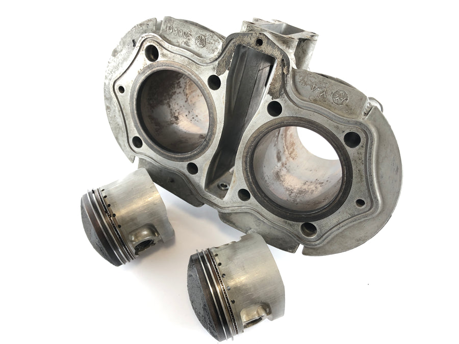 Yamaha XS 650 Type 447 [1975] - Cylinder with piston