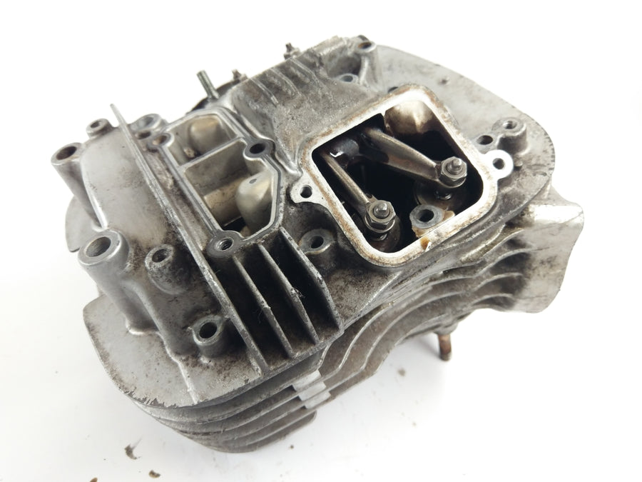 Suzuki Intruder VS 700 VP51A [1986] - Cylinder head