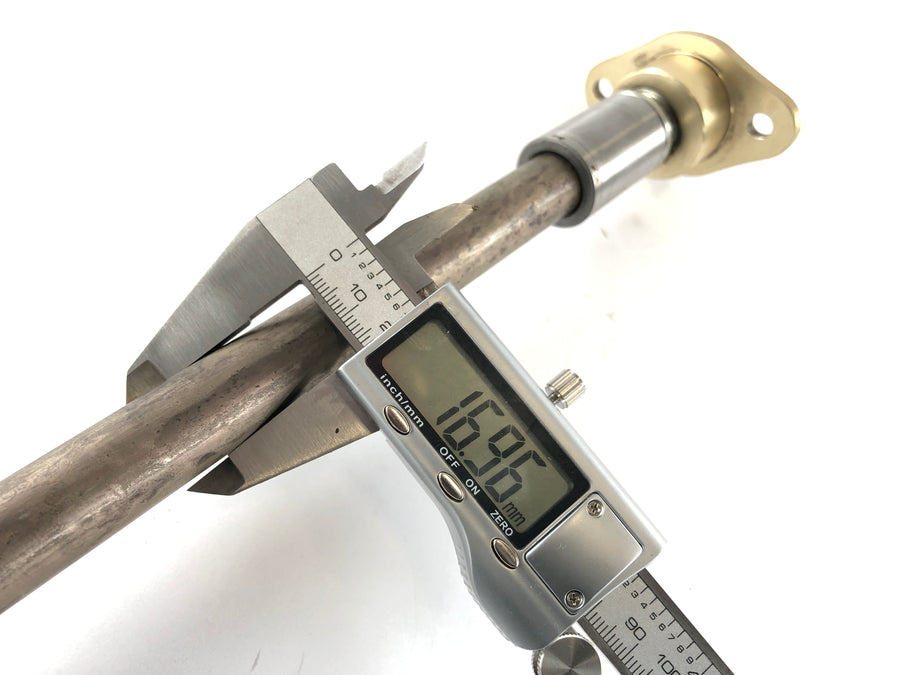 Triumph Street Triple R 675 D67LD [2008] - Swingarm axle