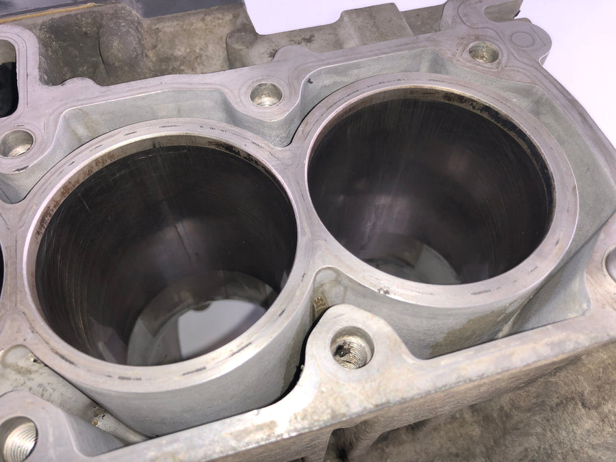 BMW K 1200 LT [2002] - Engine housing with piston