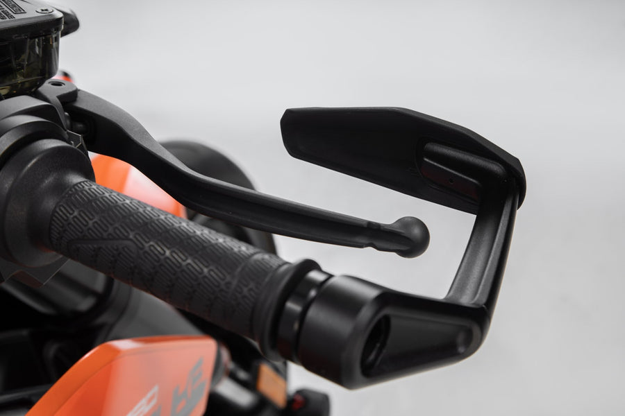 KTM 790 Duke [2022-2024] - lever protector with wind deflector - picture 7