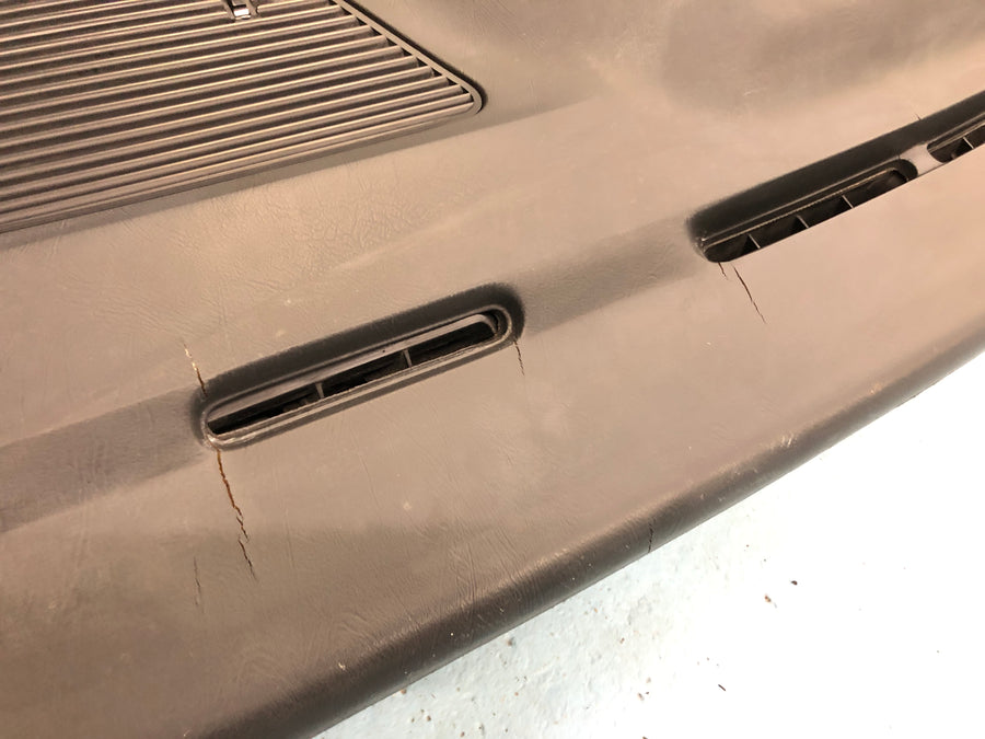 BMW M 535i E28 [1986] - Tableau de bord quelques fissures