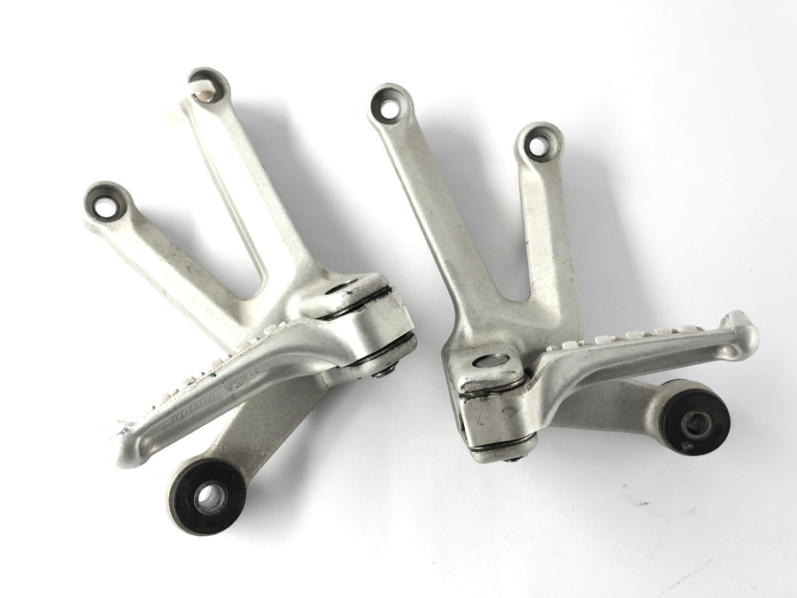 Aprilia RSV 1000 RR Factory [2009] - Passenger footrests with holder right and left set