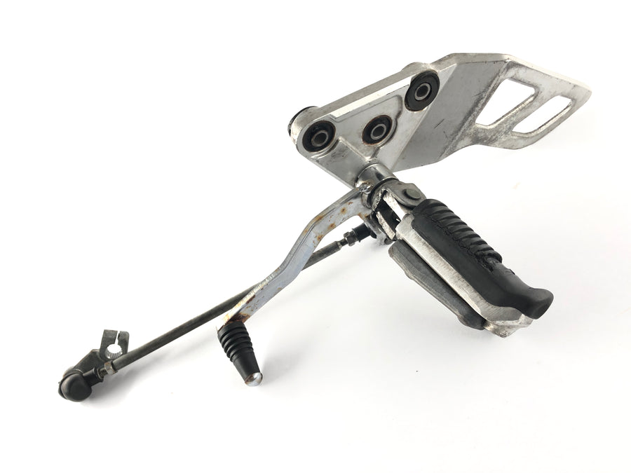 Suzuki Bandit GSF 650 S WVB5 [2005] - Driver footrest left with holder and gear lever