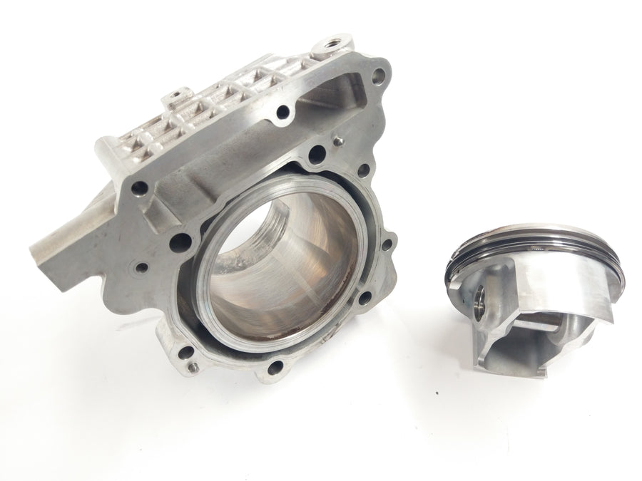 Aprilia RST 1000 Futura [2004] - cylinder with pistons