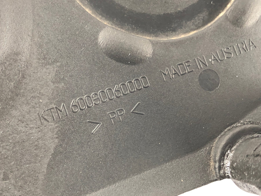 KTM 990 Superduke LC8 EFI [2008] - sprocket cover engine cover