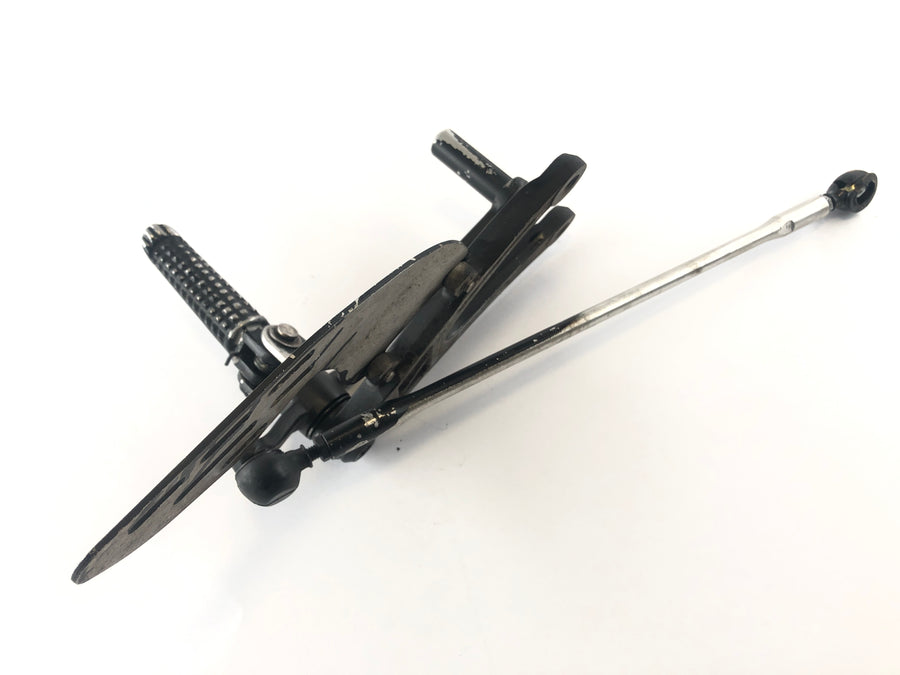 Yamaha YZF R1 RN12 [2005] - Driver footrest with holder and gearshift pedal