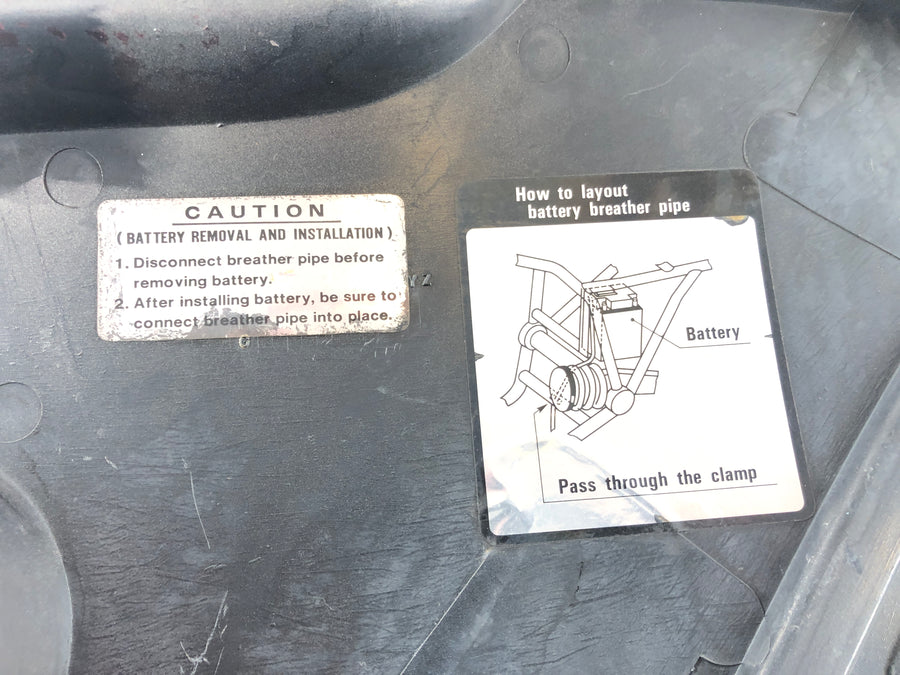 Yamaha XJ 900 F 58L [1985] - Side panel left red
