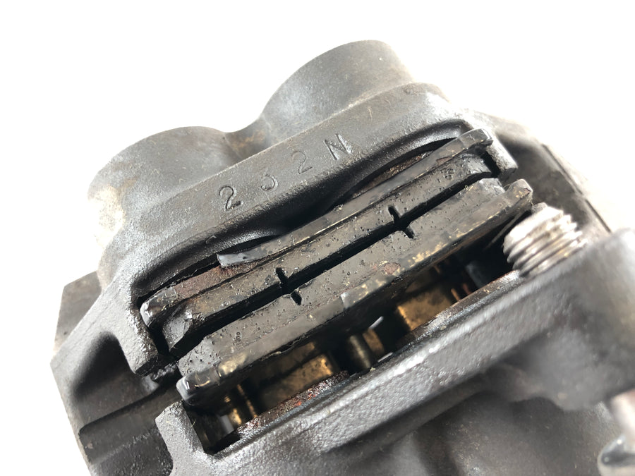 Yamaha XT 1200 Z Super Tenere DP01 [2012] - Pineria freno nella parte anteriore a sinistra